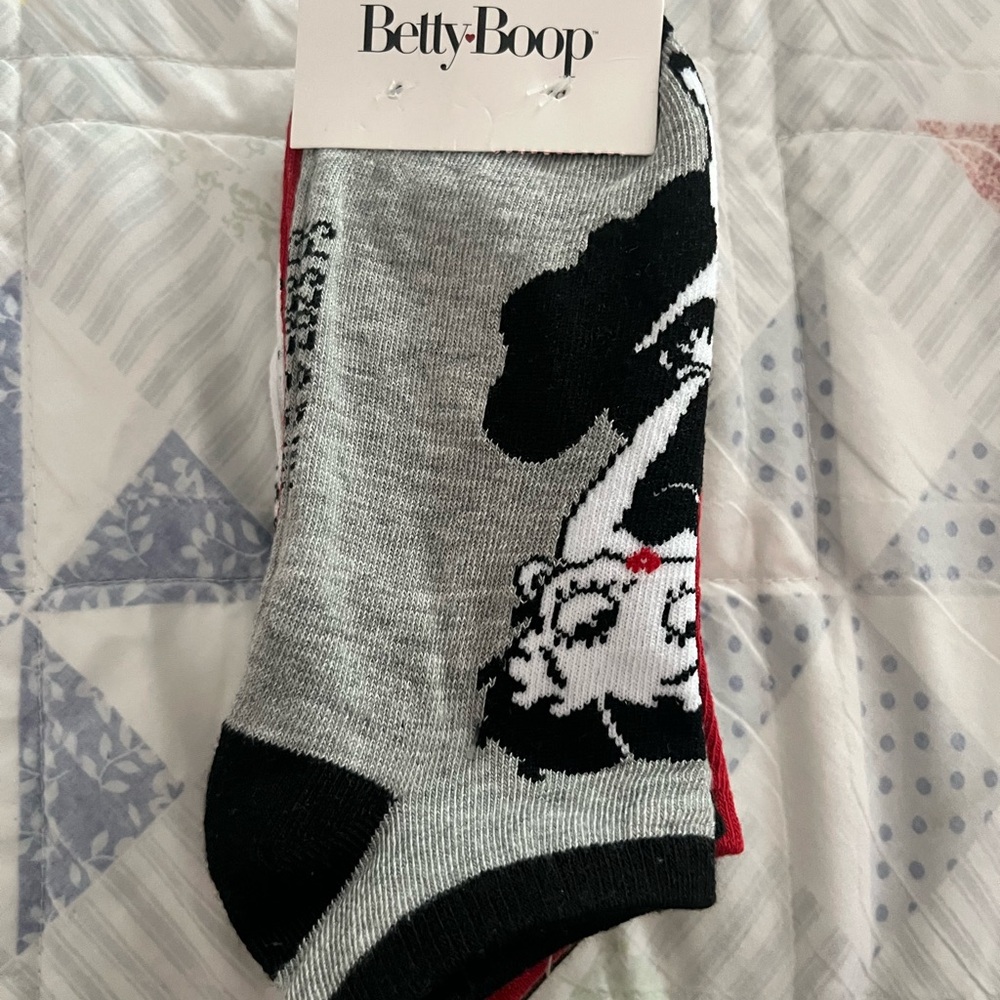 6 pairs Betty Boop multiple colors ankle socks